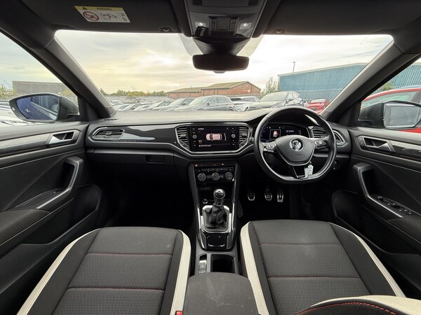 Used Volkswagen T-Roc 2018 for sale - 76182564: Photo 24