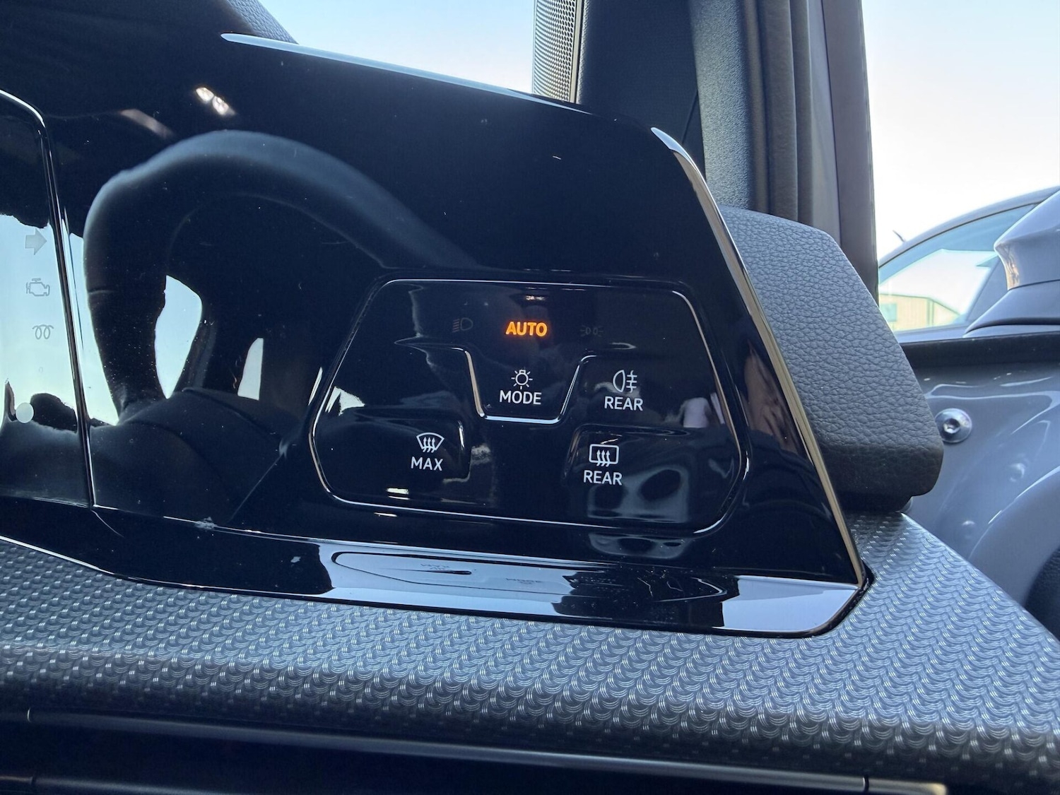 Used Volkswagen Golf 2023 for sale - 77128994: Photo 33