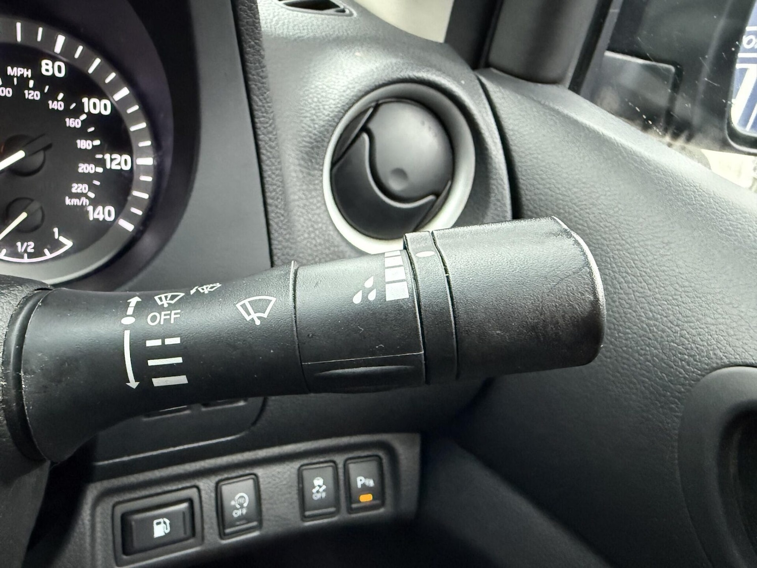 Used Nissan Navara 2017 for sale - 76831887: Photo 28