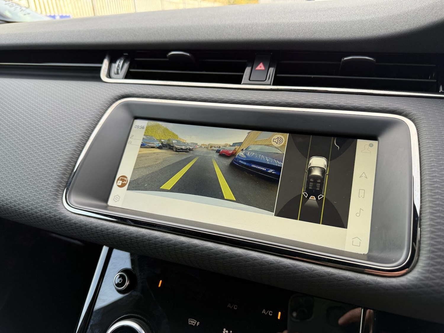 Used Land Rover Range Rover Evoque 2022 for sale - 76413844: Photo 32