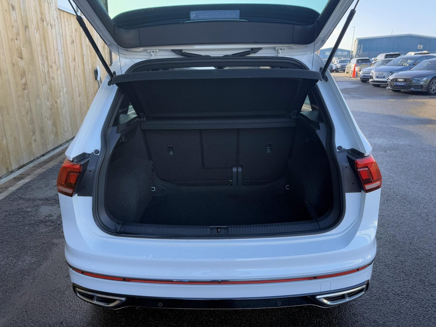 Used Volkswagen Tiguan 2021 for sale - 76877497: Photo 22