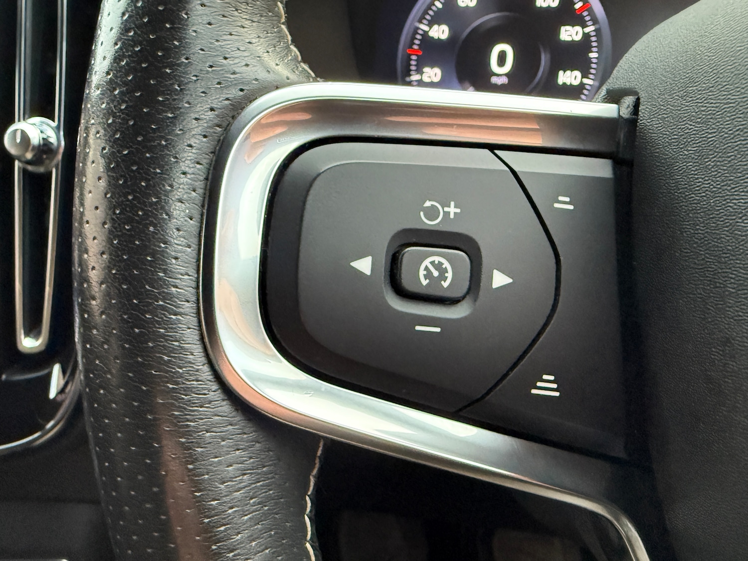 Used Volvo XC40 2020 for sale - 77208273: Photo 24