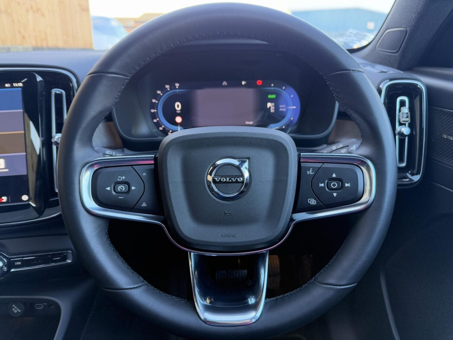 Used Volvo C40 2022 for sale - 76877492: Photo 32