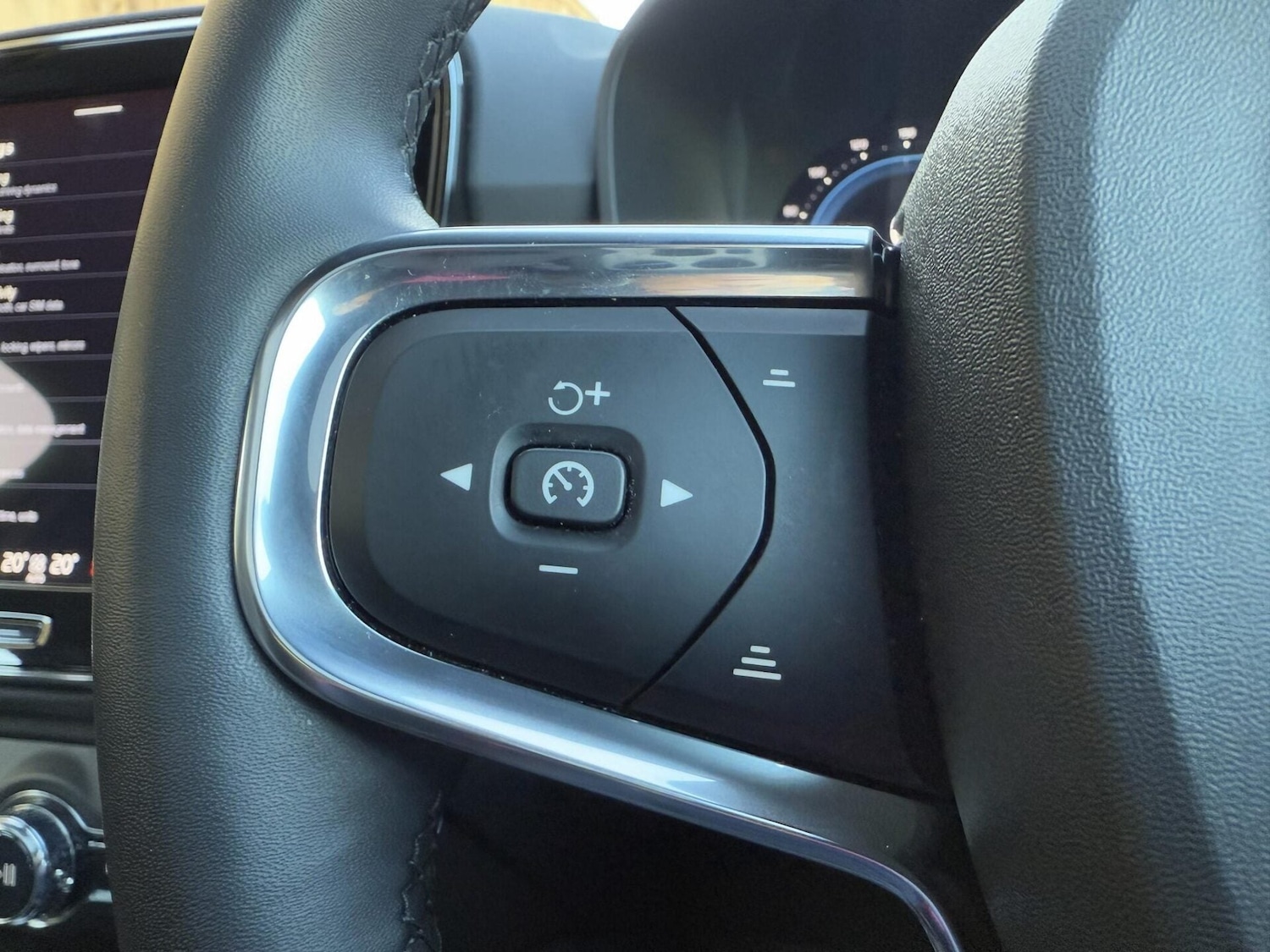 Used Volvo C40 2022 for sale - 76877492: Photo 35