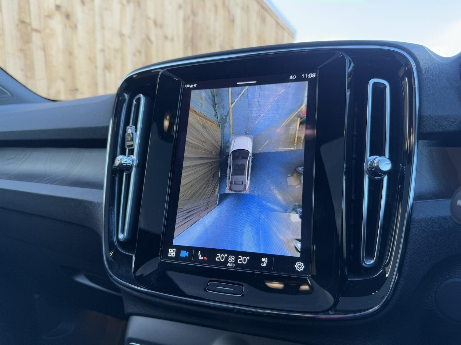 Used Volvo C40 2022 for sale - 76877492: Photo 41