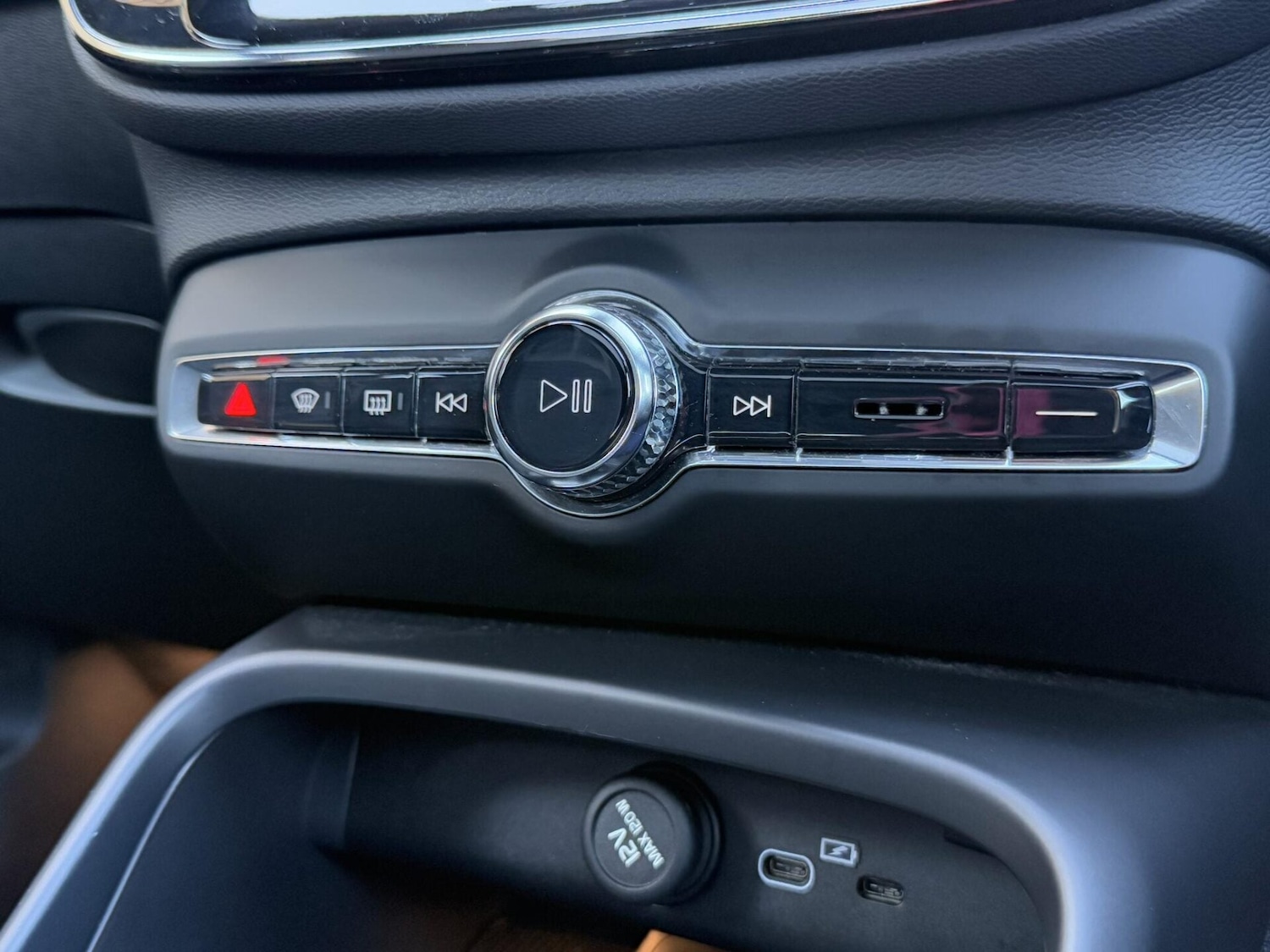 Used Volvo C40 2022 for sale - 76877492: Photo 43