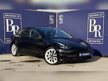 2022 - Long Range AWD 4dr Auto