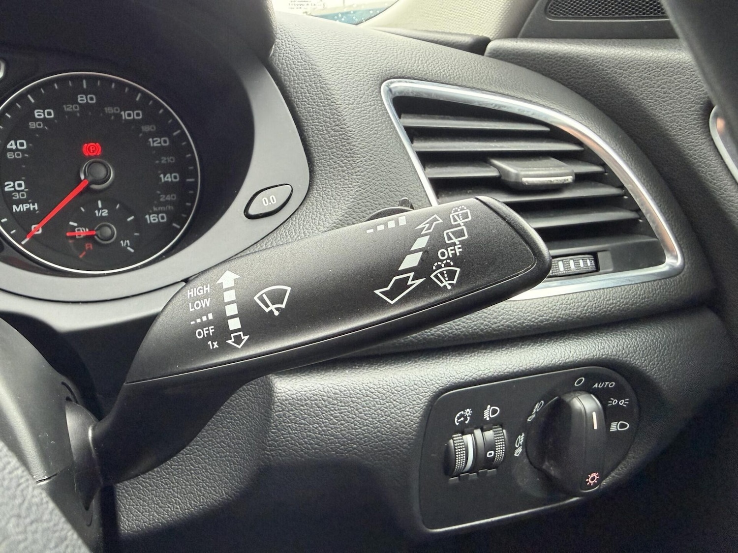 Used Audi Q3 2014 for sale - 76932225: Photo 28