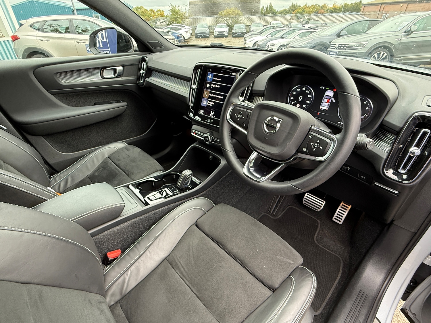 Used Volvo XC40 2022 for sale - 77208217: Photo 2