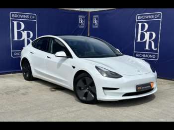 2022 (22) - RWD 4dr Auto