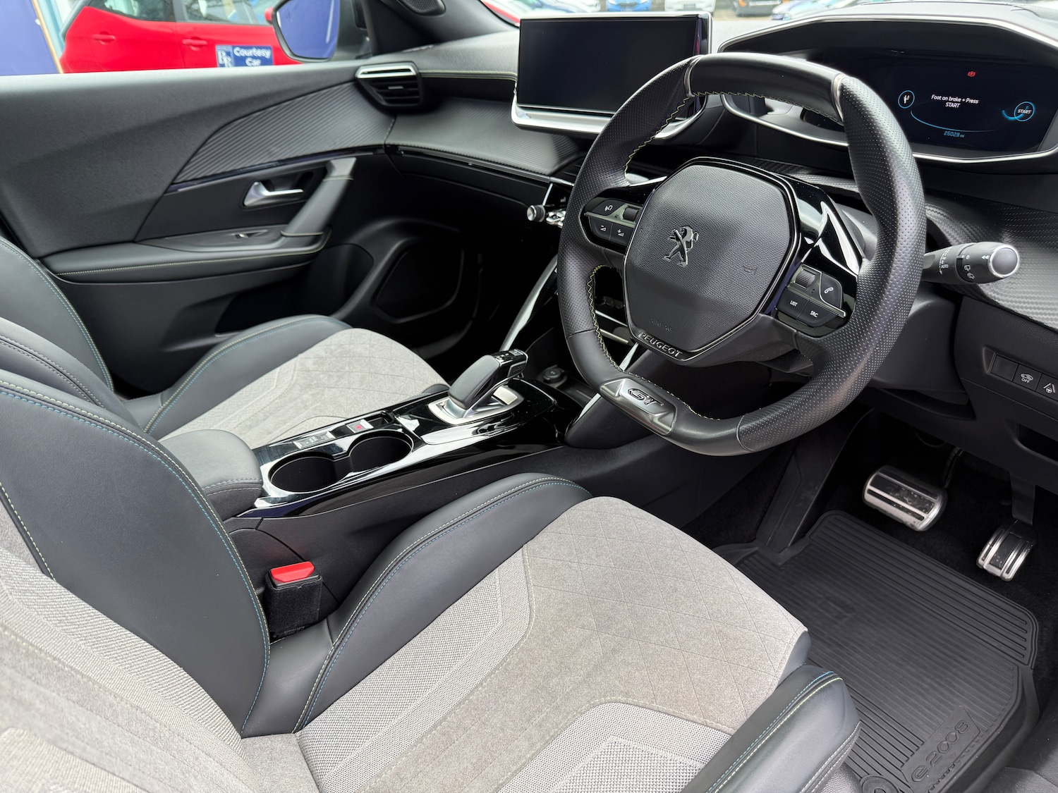 Used Peugeot E-2008 for sale - 77656432: Photo 2