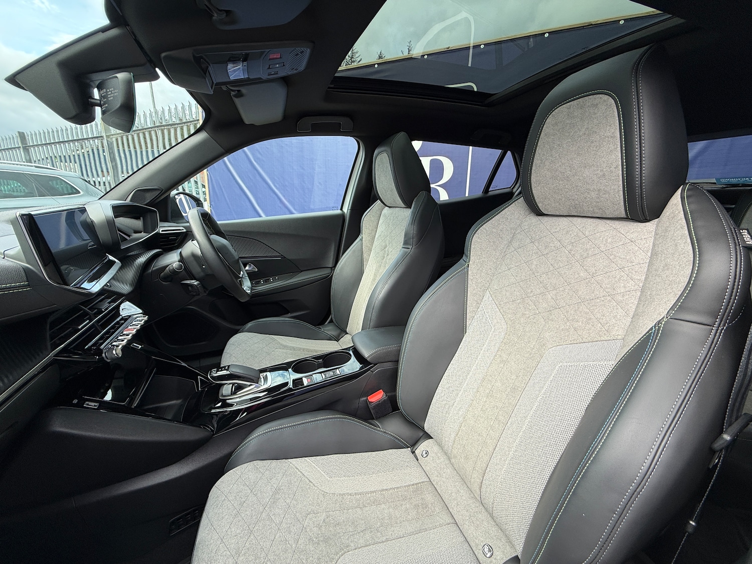 Used Peugeot E-2008 for sale - 77656432: Photo 27