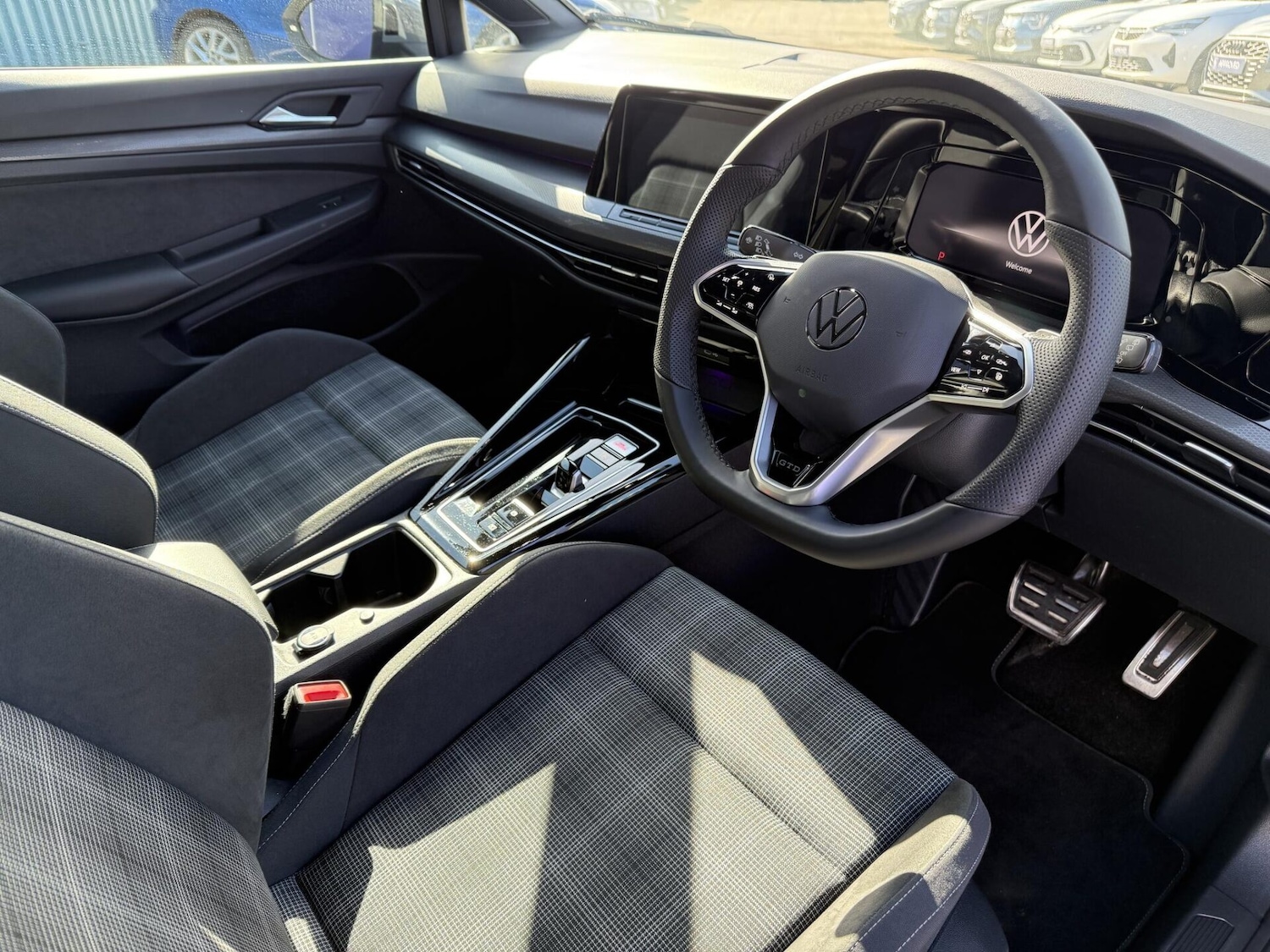 Used Volkswagen Golf 2023 for sale - 78012852: Photo 2