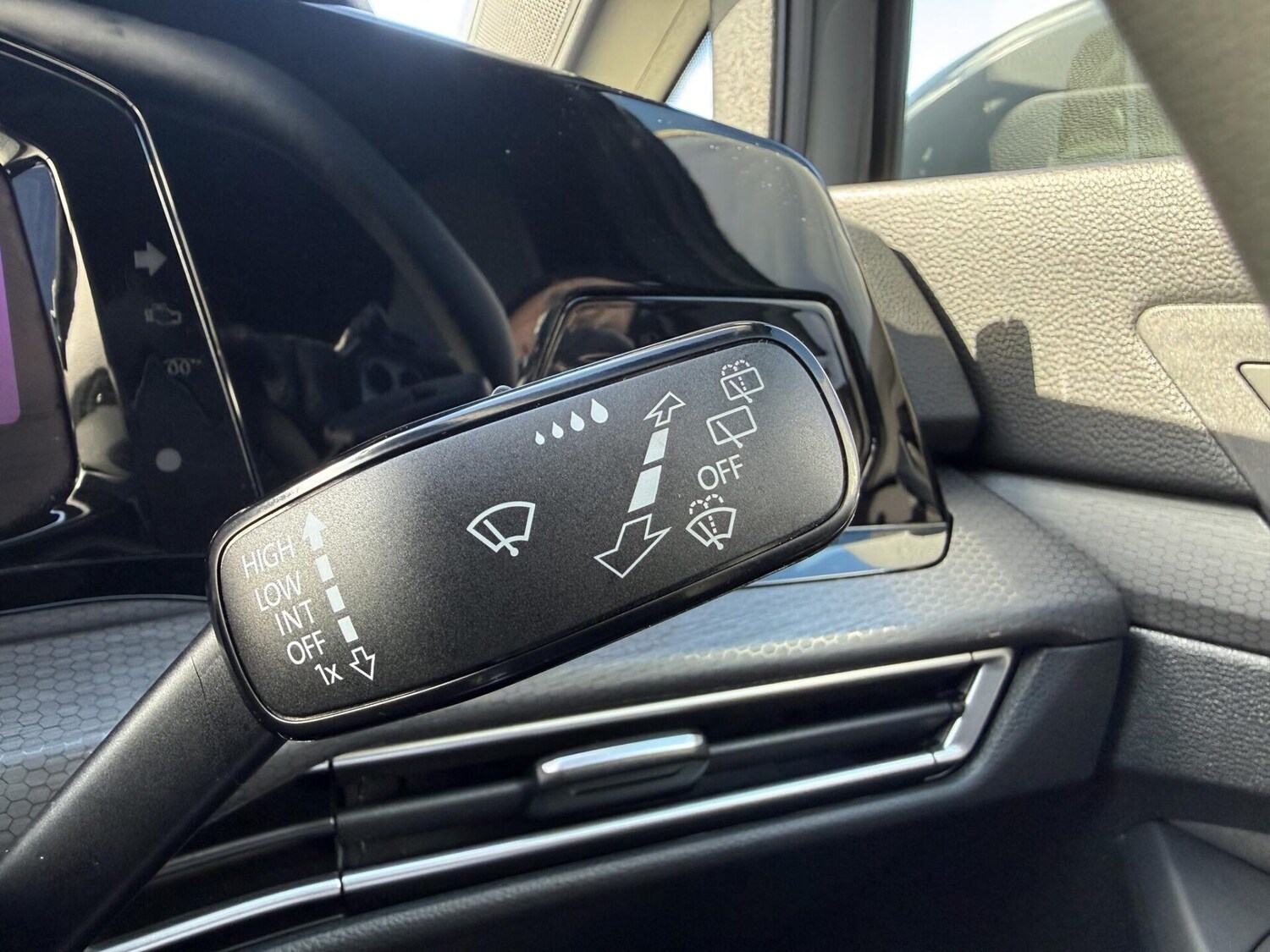 Used Volkswagen Golf 2023 for sale - 78012852: Photo 32