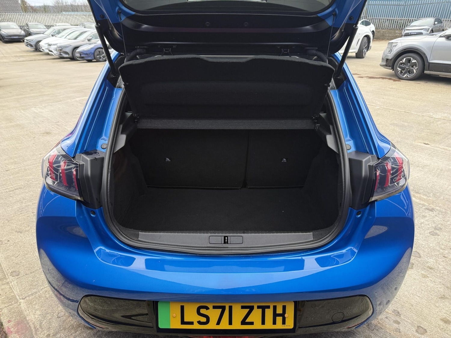 Used Peugeot 208 2021 for sale - 77037182: Photo 23