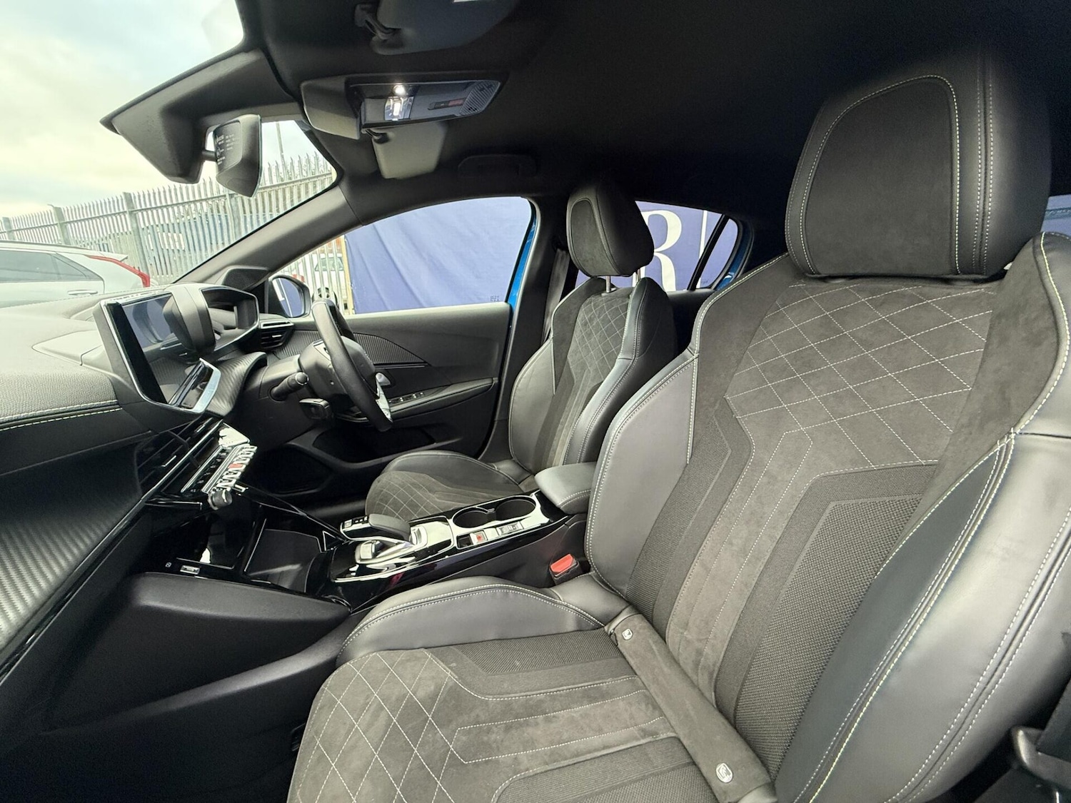 Used Peugeot 208 2021 for sale - 77037182: Photo 28