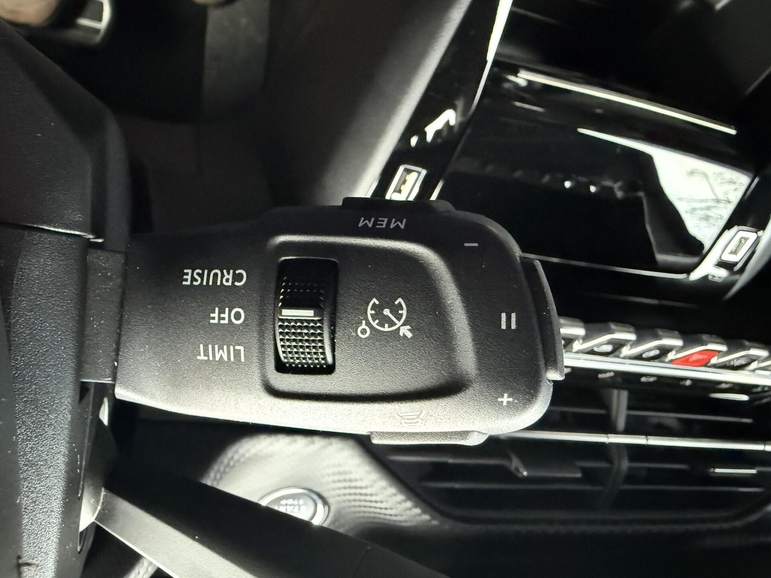 Used Peugeot 208 2021 for sale - 77037182: Photo 36