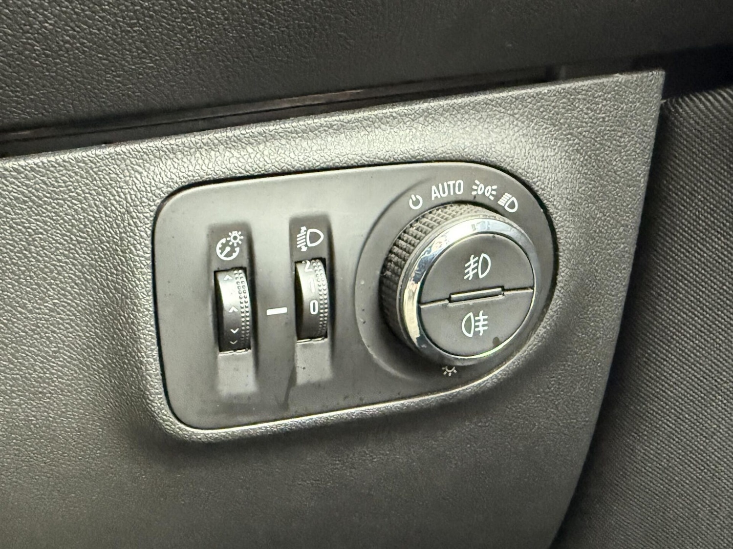 Used Vauxhall Corsa 2015 for sale - 76340416: Photo 28