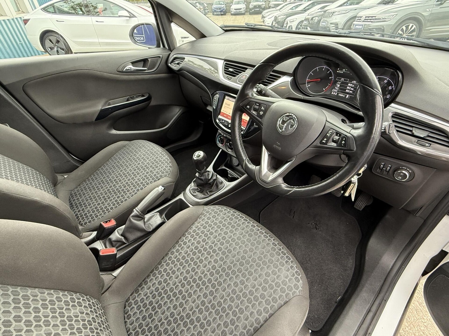 Used Vauxhall Corsa 2015 for sale - 76340416: Photo 3