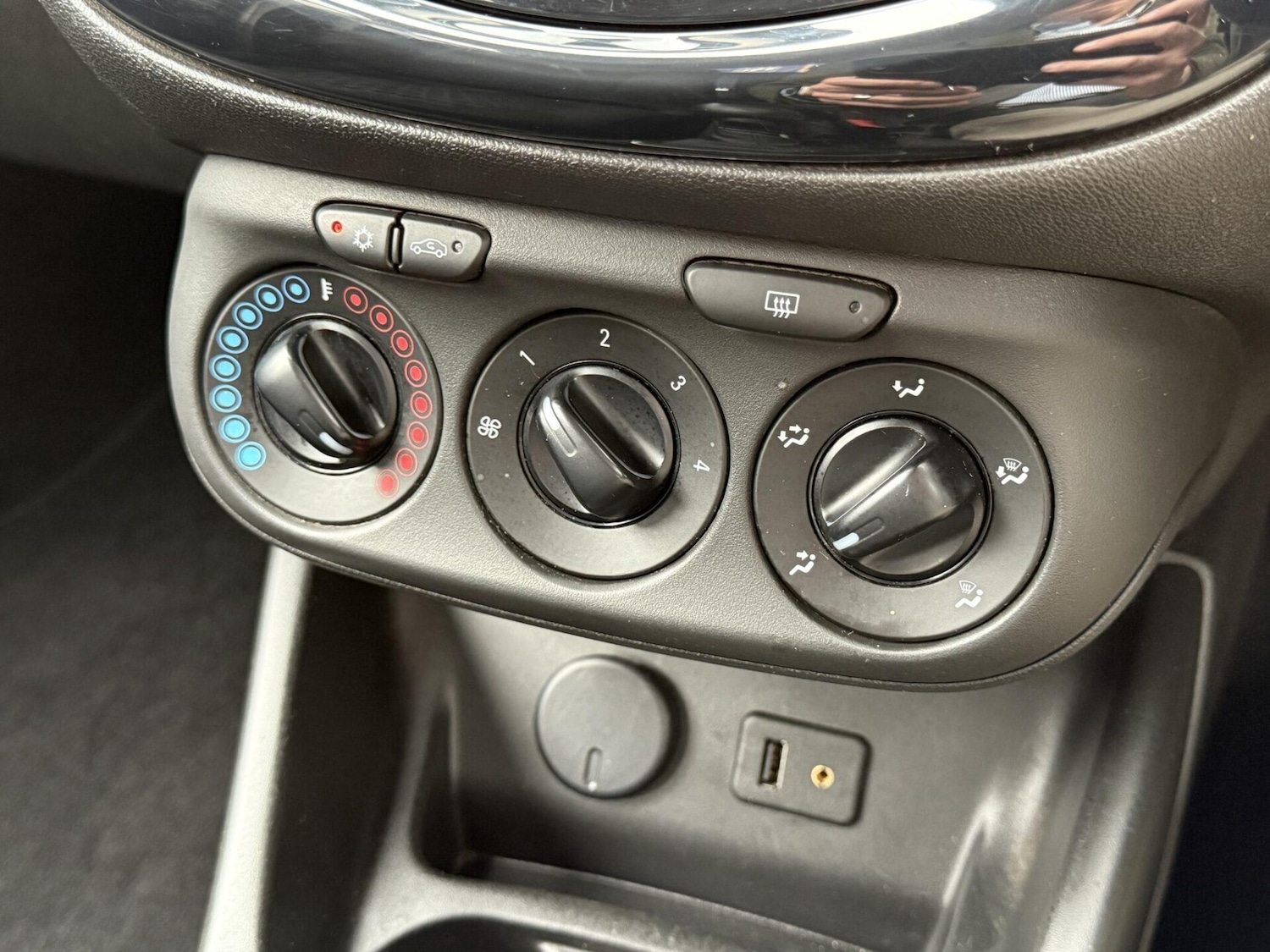 Used Vauxhall Corsa 2015 for sale - 76340416: Photo 31