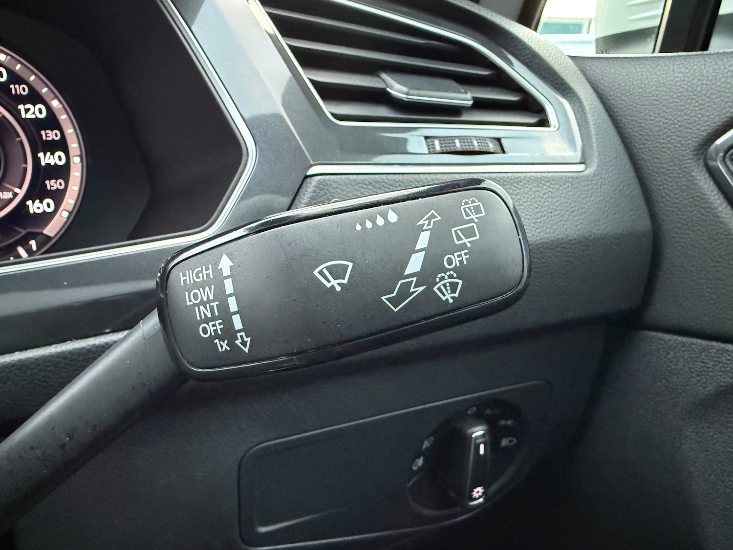 Used Volkswagen Tiguan 2018 for sale - 77272525: Photo 31