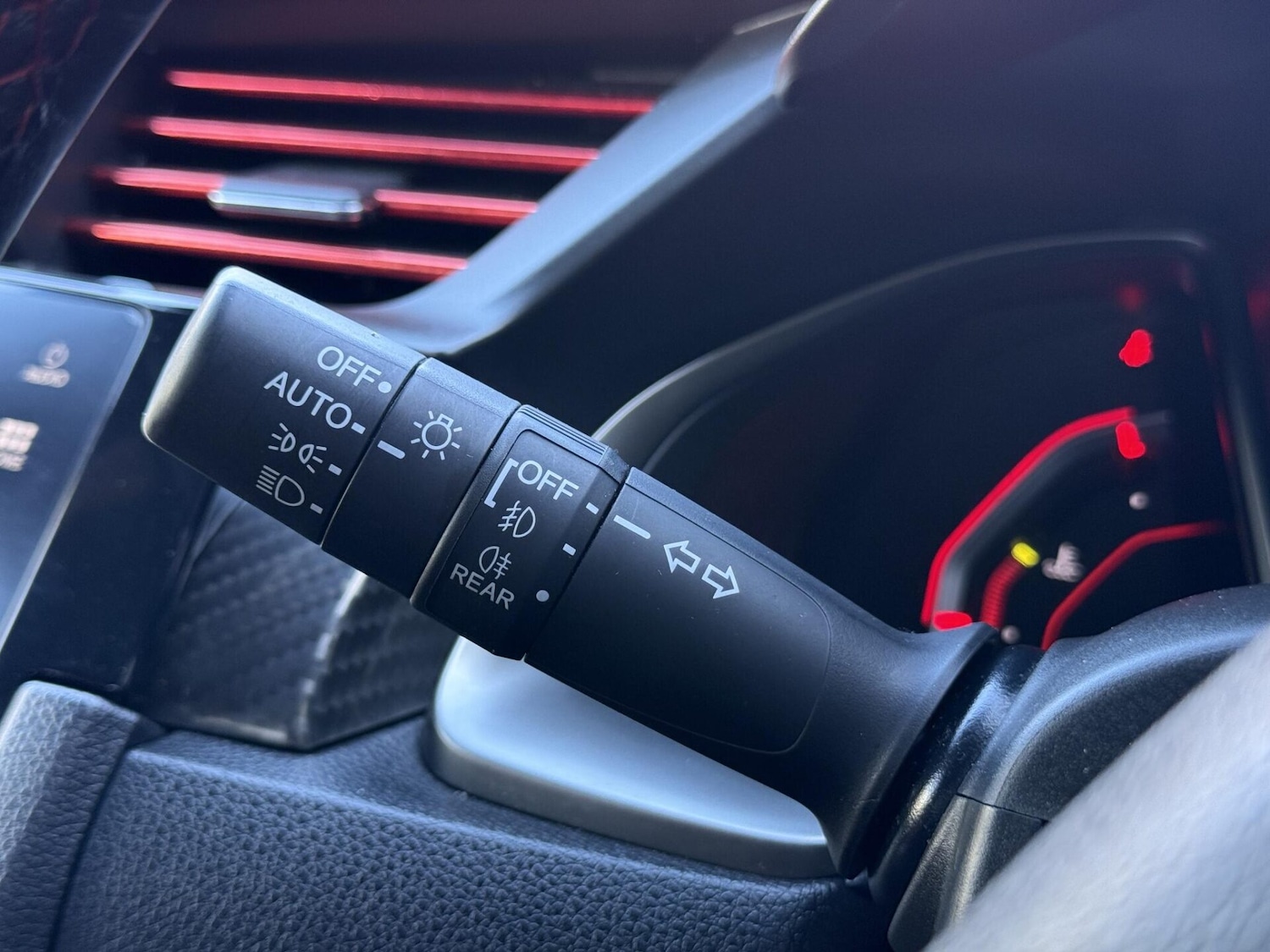 Used Honda Civic 2018 for sale - 77878831: Photo 33