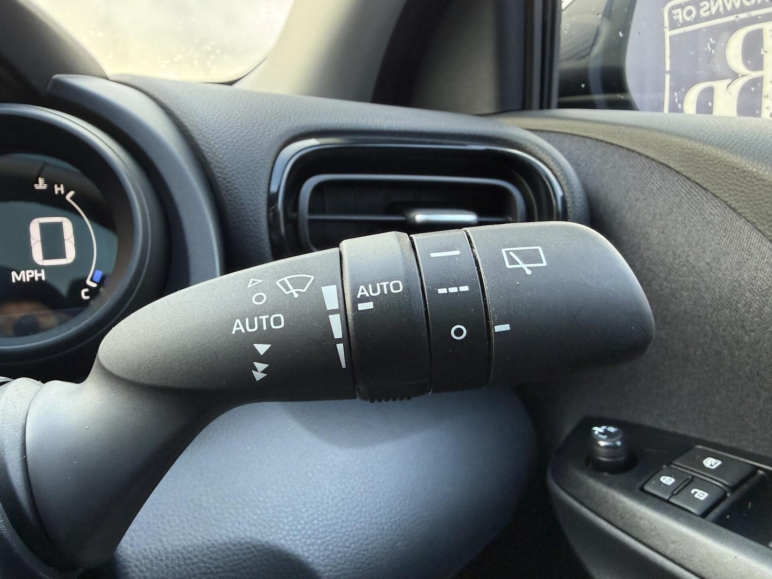 Used Toyota Yaris 2023 for sale - 77187583: Photo 28