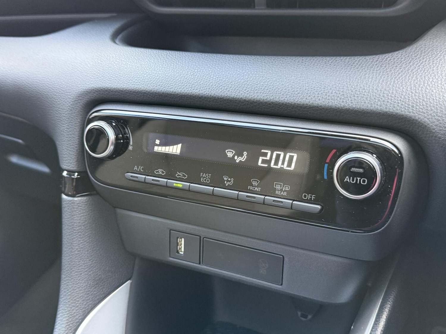 Used Toyota Yaris 2023 for sale - 77187583: Photo 35