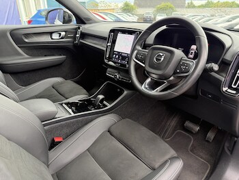 Used Volvo XC40 2023 for sale - 78655900: Photo