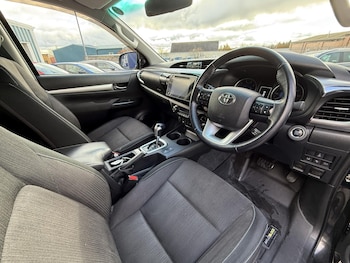 Used Toyota Hilux 2019 for sale - 76518552: Photo