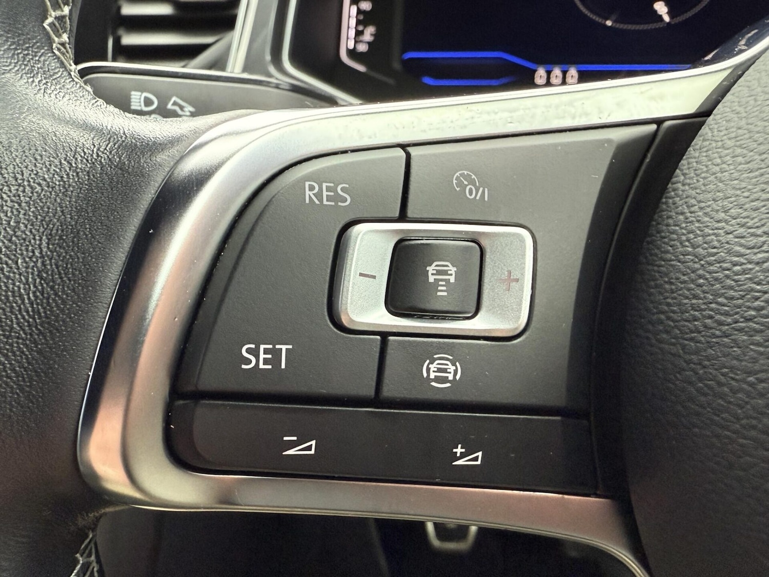 Used Volkswagen T-Roc 2021 for sale - 76748958: Photo 28