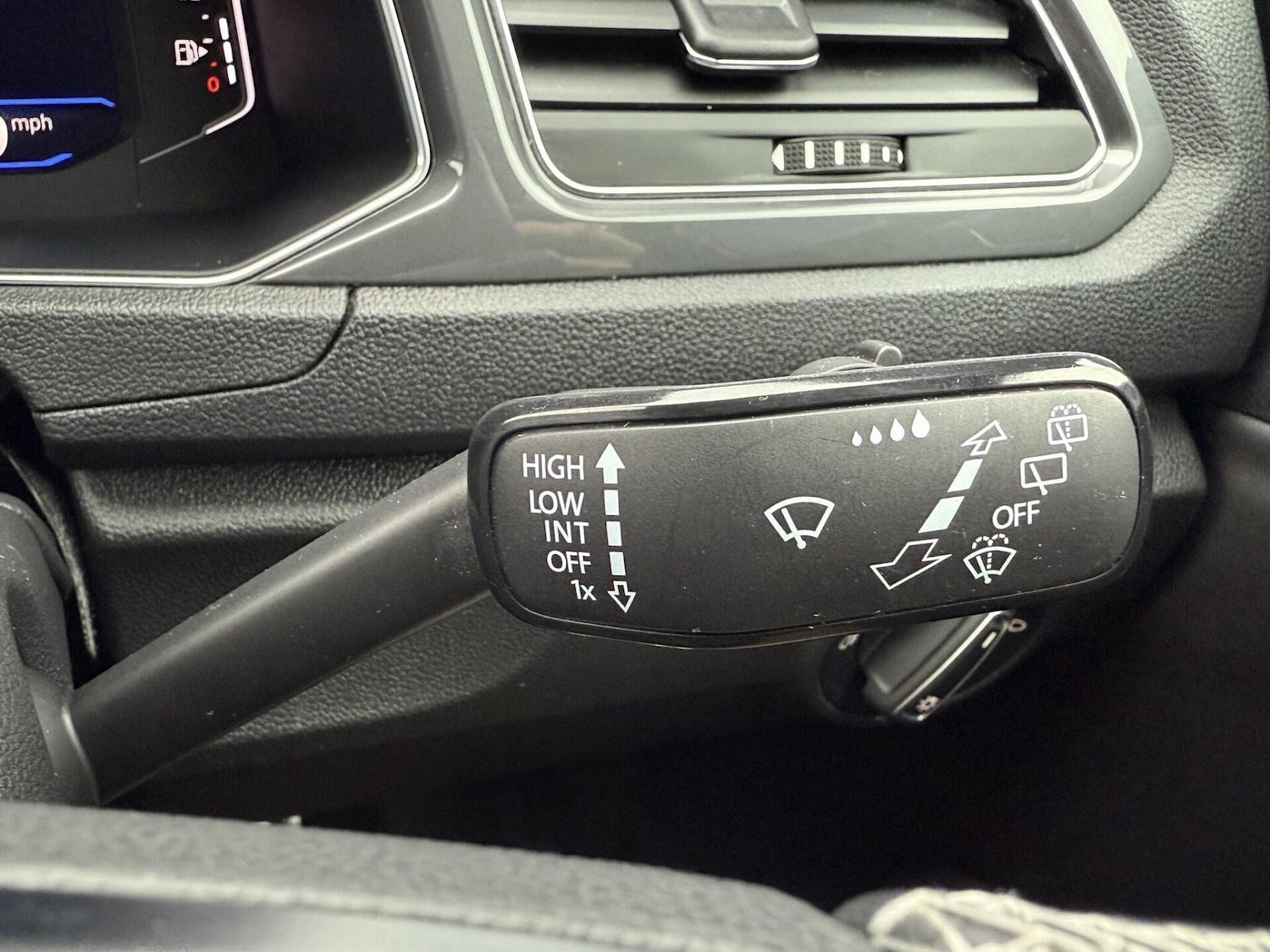 Used Volkswagen T-Roc 2021 for sale - 76748958: Photo 32