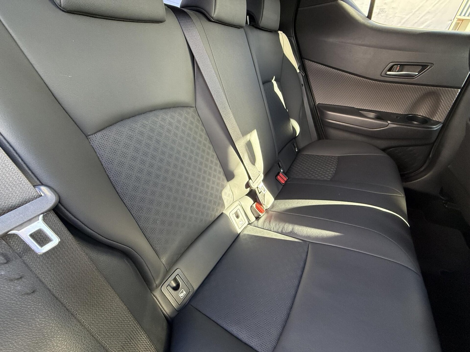 Used Toyota C-HR 2022 for sale - 76343812: Photo 23
