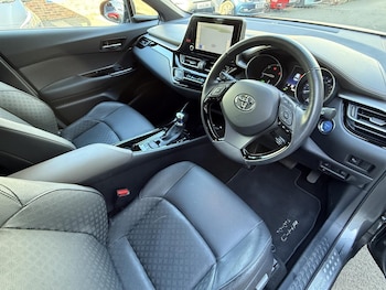 Used Toyota C-HR 2022 for sale - 76343812: Photo
