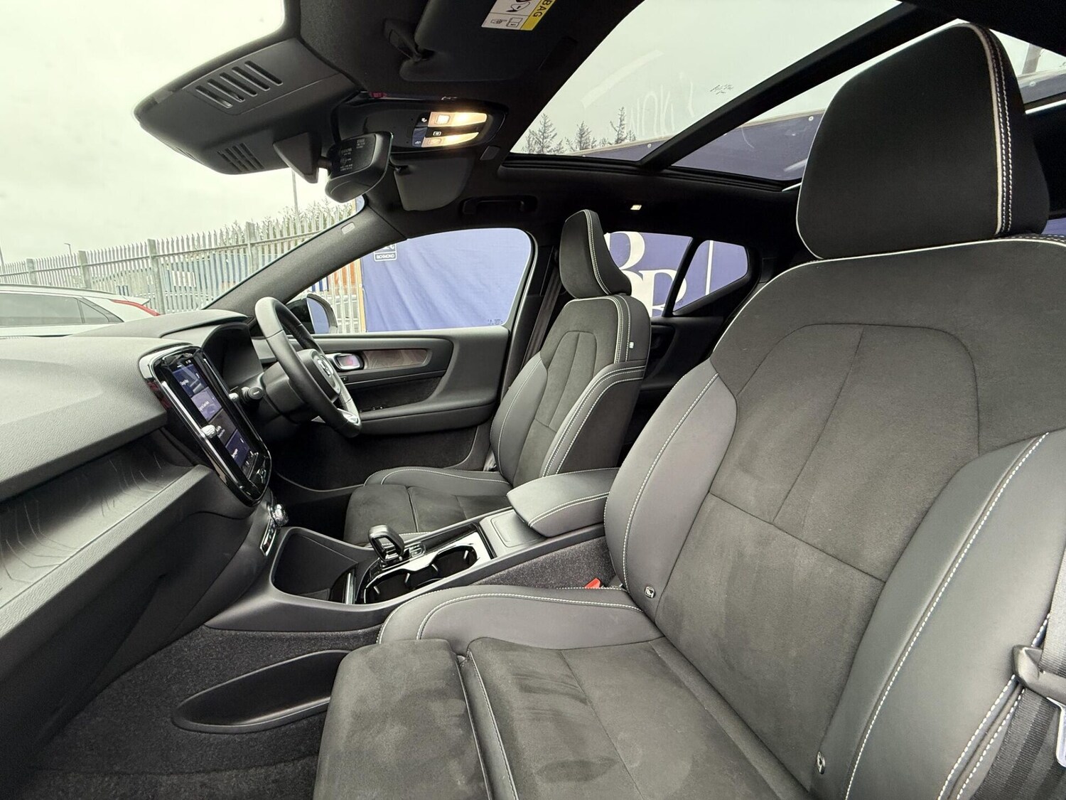 Used Volvo XC40 2023 for sale - 77069874: Photo 28