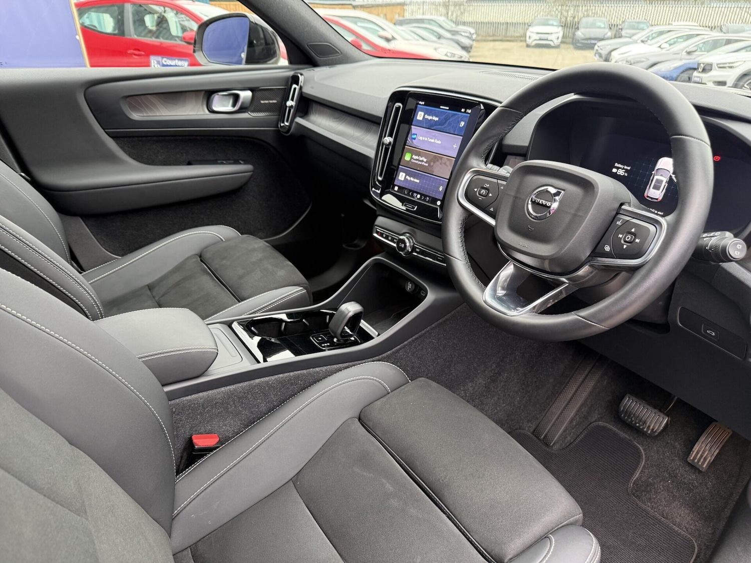 Used Volvo XC40 2023 for sale - 77069874: Photo 3