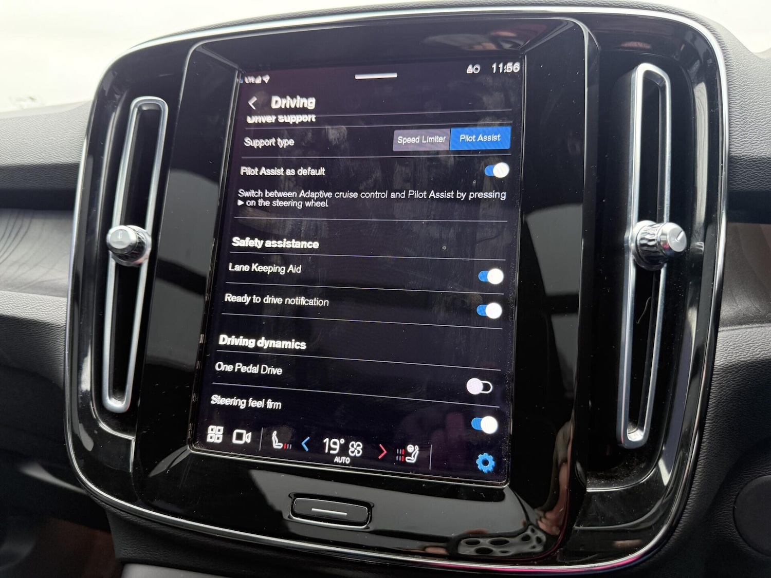 Used Volvo XC40 2023 for sale - 77069874: Photo 42