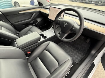 Used Tesla Model 3 2021 for sale - 76205809: Photo 3