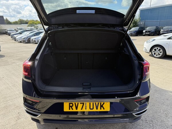Used Volkswagen T-Roc 2021 for sale - 76040307: Photo 21