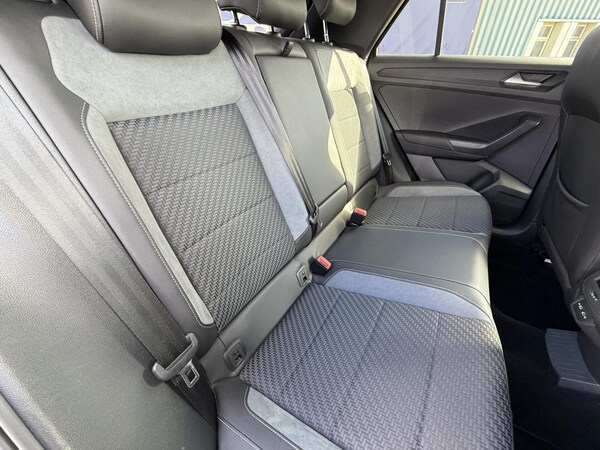 Used Volkswagen T-Roc 2021 for sale - 76040307: Photo 22
