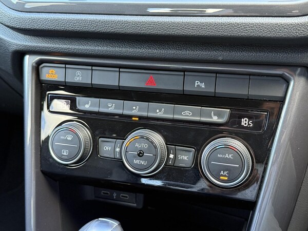 Used Volkswagen T-Roc 2021 for sale - 76040307: Photo 34