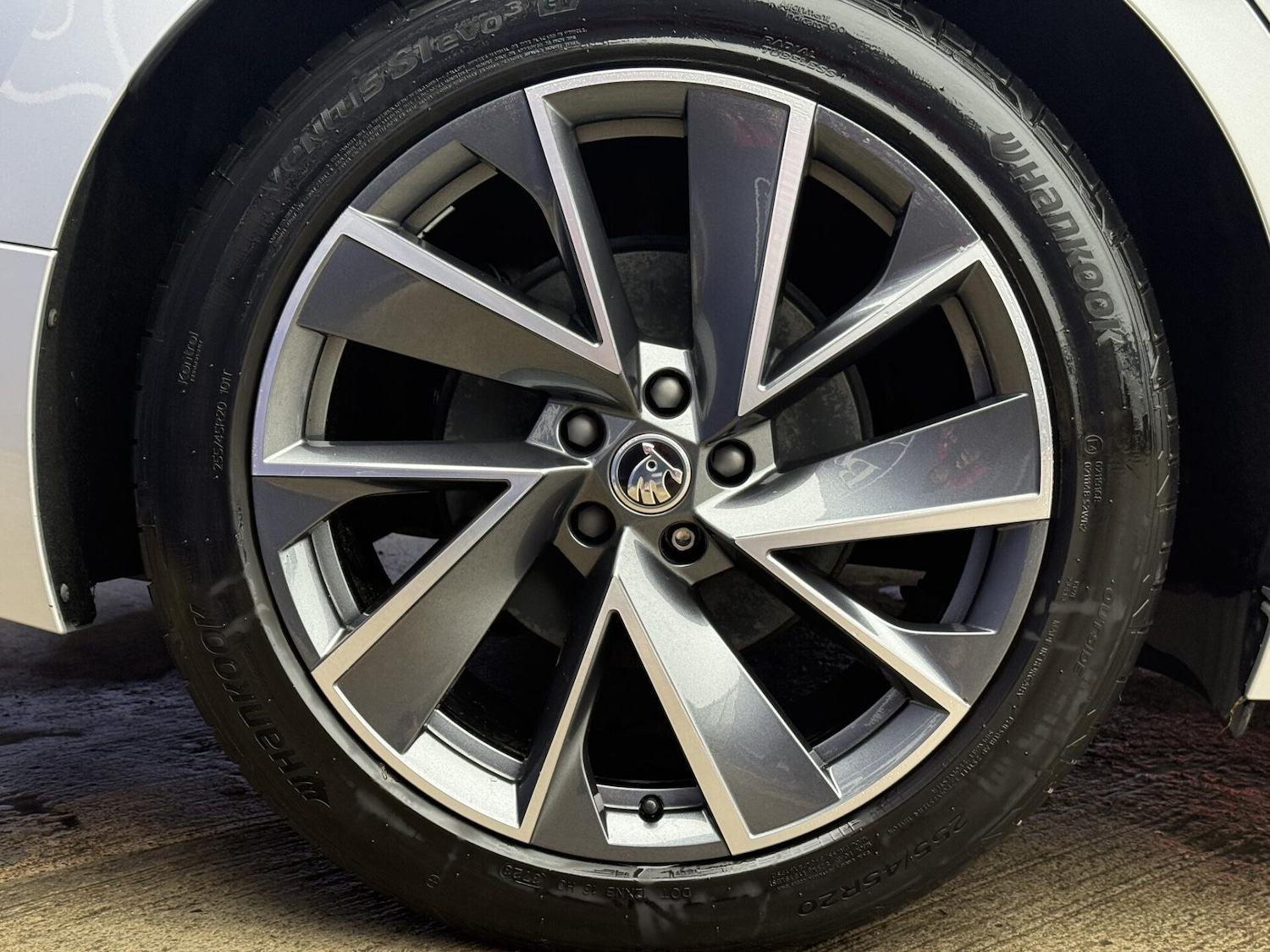 Used Skoda Enyaq 2023 for sale - 76985217: Photo 16