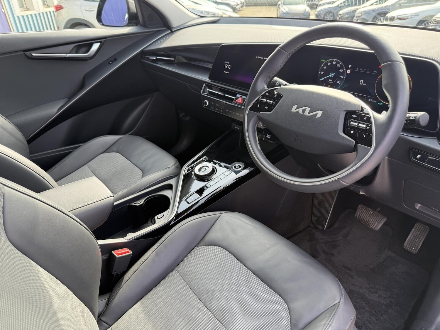 Used Kia Niro 2023 for sale - 77963683: Photo 2