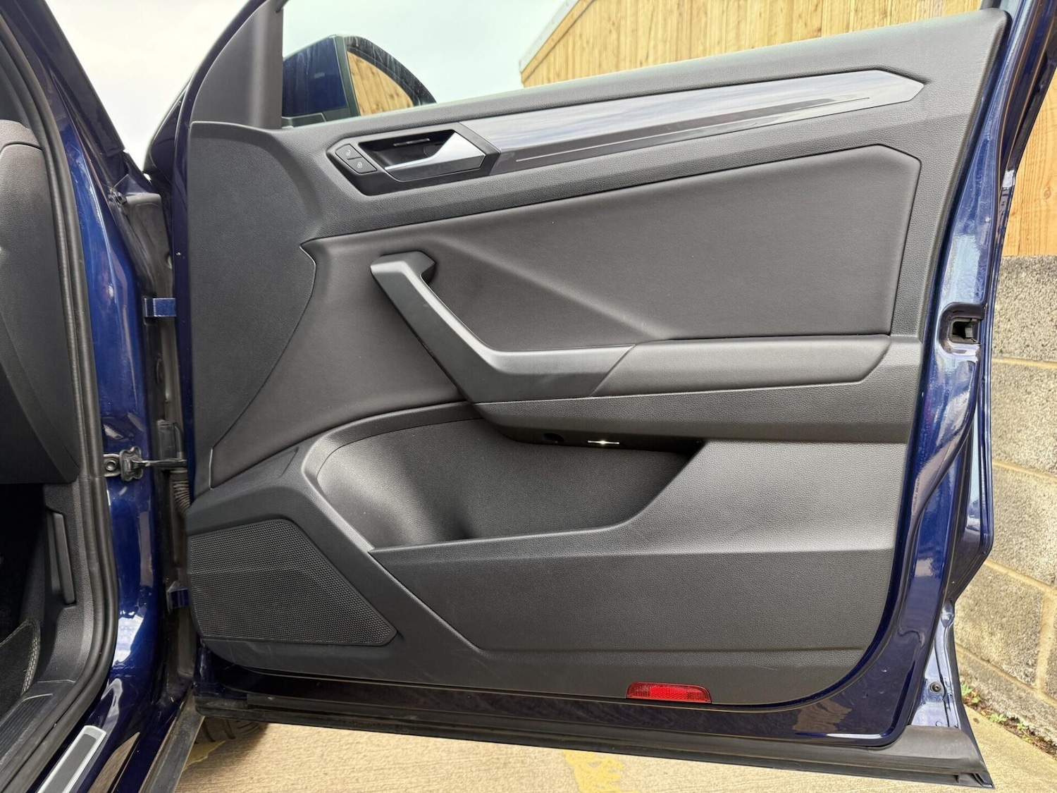 Used Volkswagen T-Roc 2020 for sale - 76906171: Photo 26