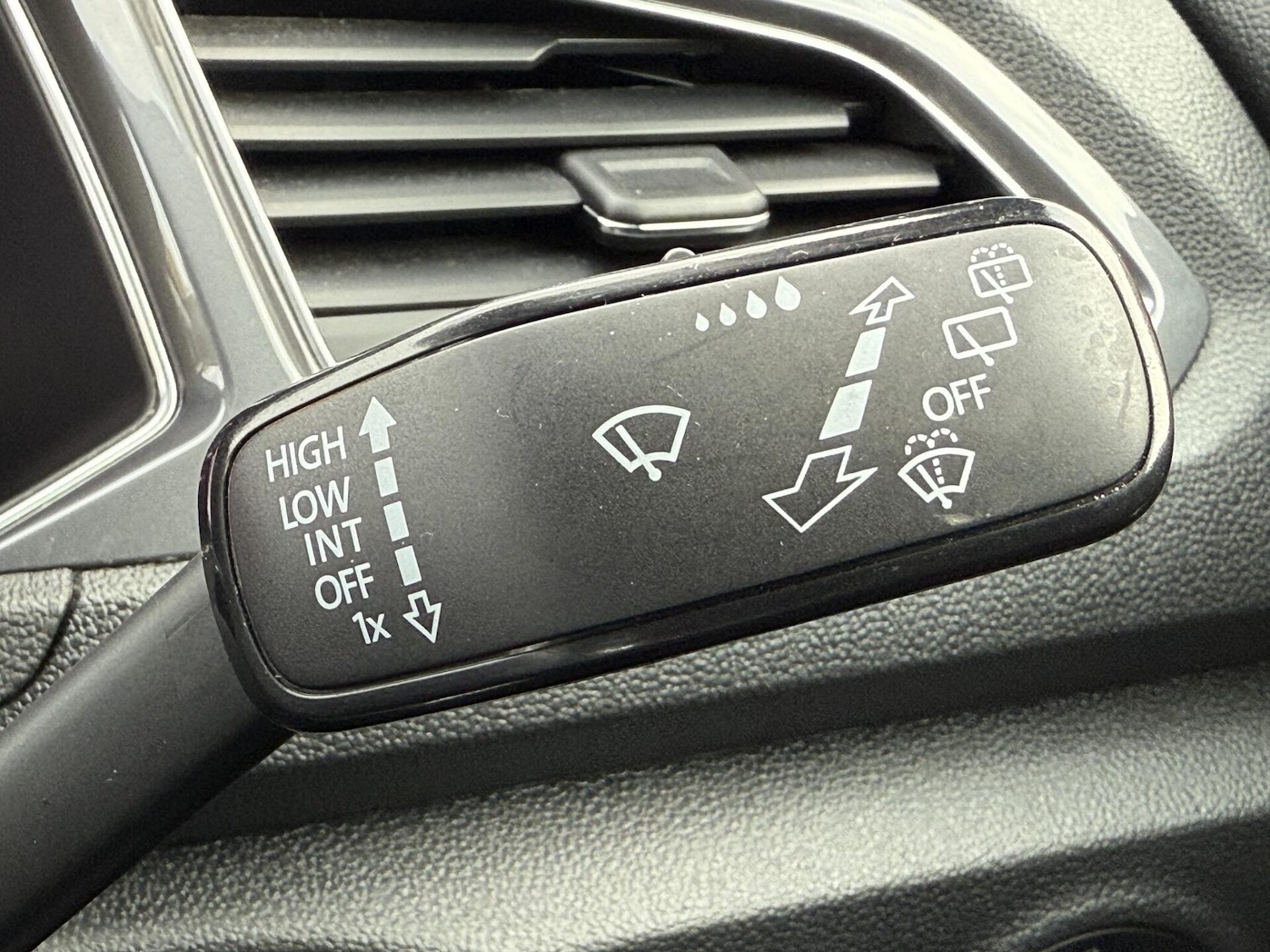 Used Volkswagen T-Roc 2020 for sale - 76906171: Photo 30