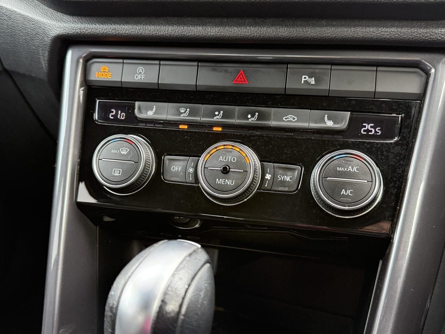 Used Volkswagen T-Roc 2020 for sale - 76906171: Photo 36