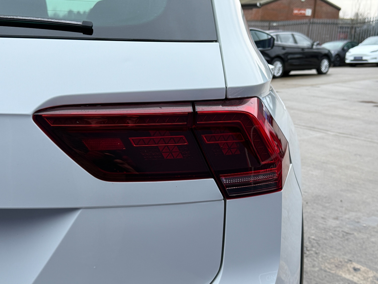 Used Volkswagen Tiguan 2018 for sale - 77208239: Photo 16