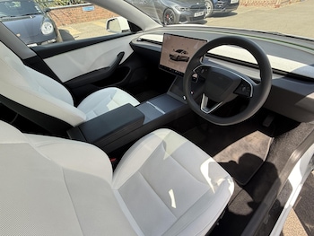 Used Tesla Model 3 2024 for sale - 79010300: Photo