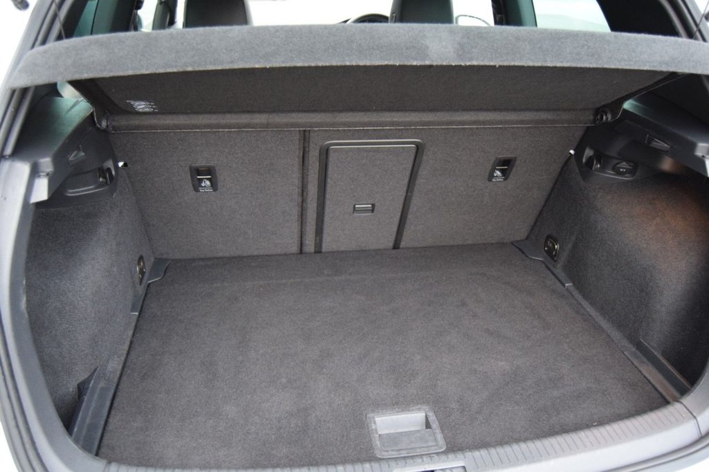 Used Volkswagen Golf 2015 for sale - 78002601: Photo 24