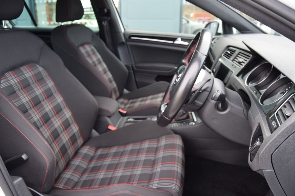 Used Volkswagen Golf 2017 for sale - 77927181: Photo 20